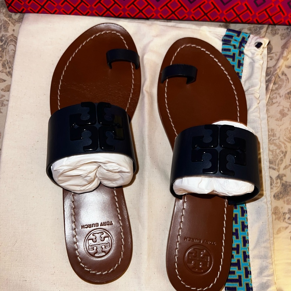 Tory Burch navy calf leather toe ring sandals sz 7.5